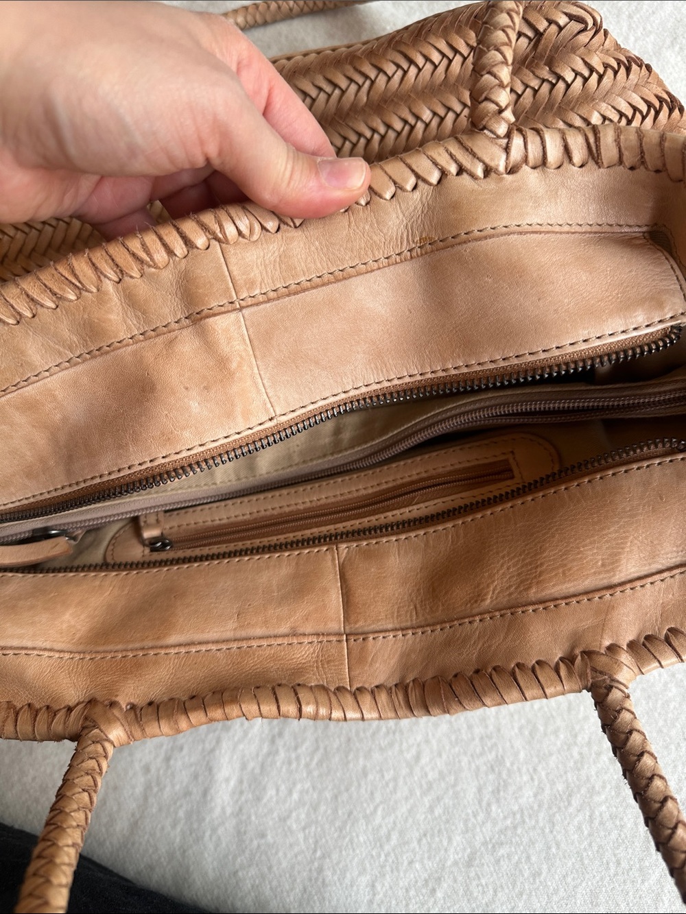 Woven genuine Leather Tote in Light Brown - Picture 4 of 4